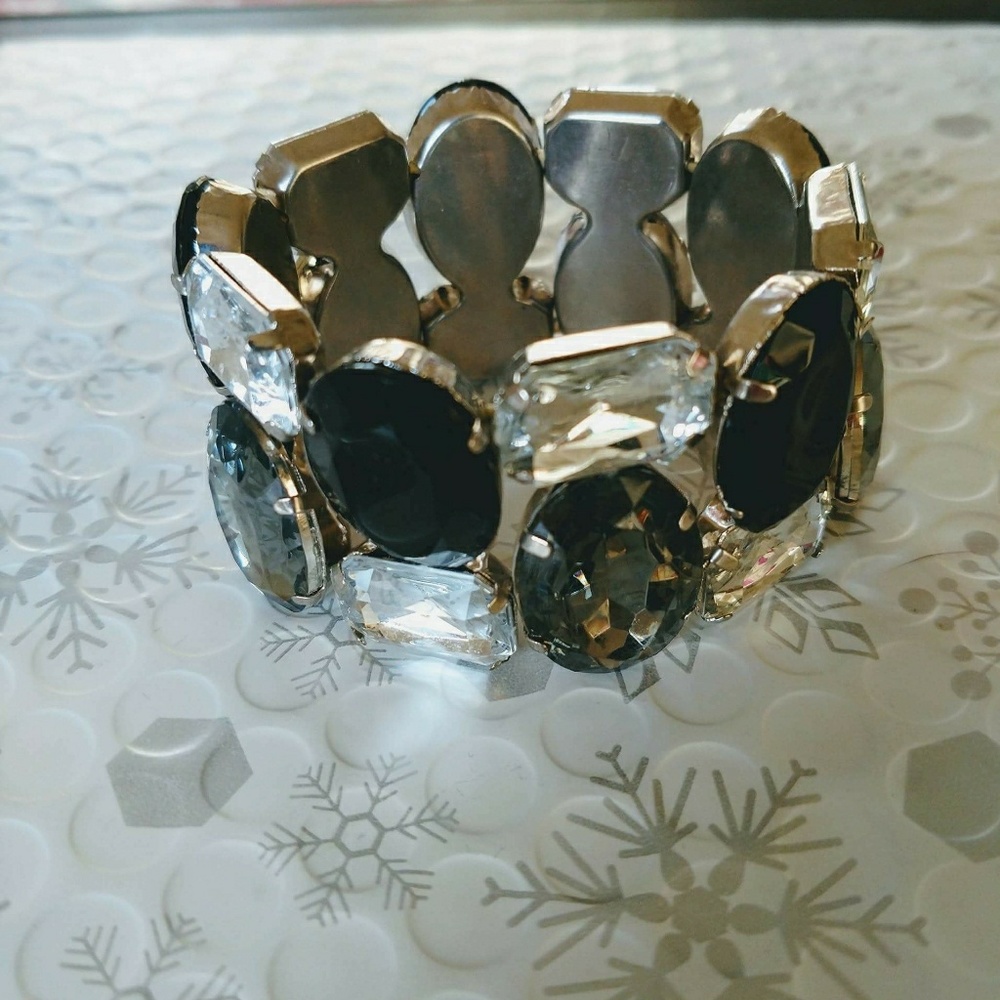 Bead bracelet